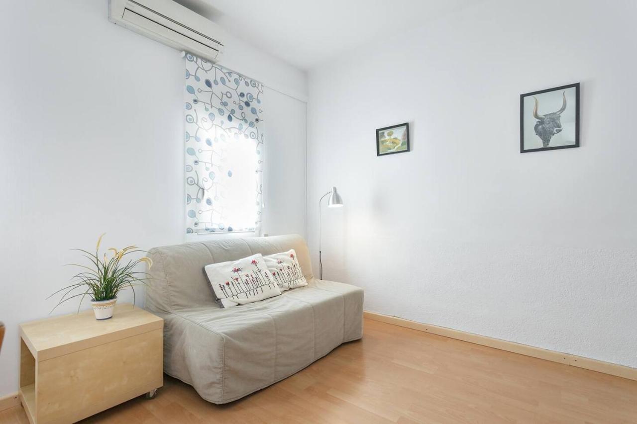 Aparteasy - Lightly, Central And Quiet Apartment Barcelona Bagian luar foto